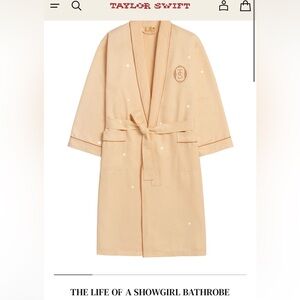 THE LIFE OF A SHOWGIRL BATHROBE